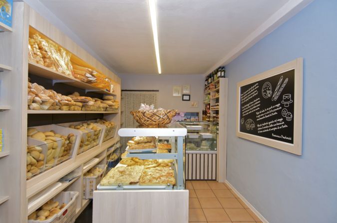 arredamento negozi panetteria borgosesia (14)